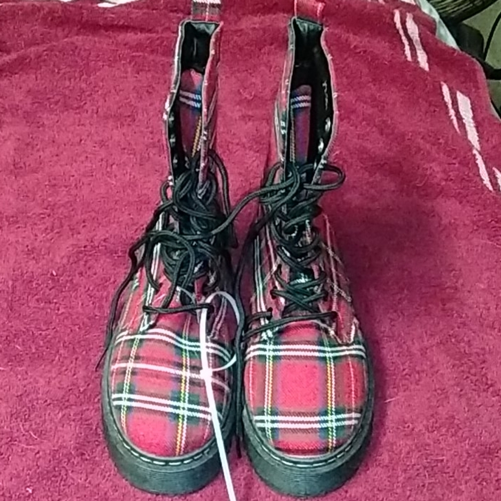BRAND NEW UniLQdy RED PLAID COMBAT BOOTS - Picture 2 of 5